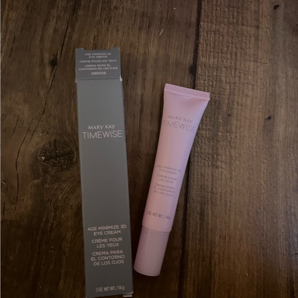 Mary Kay Age minimizing 3D eye cream